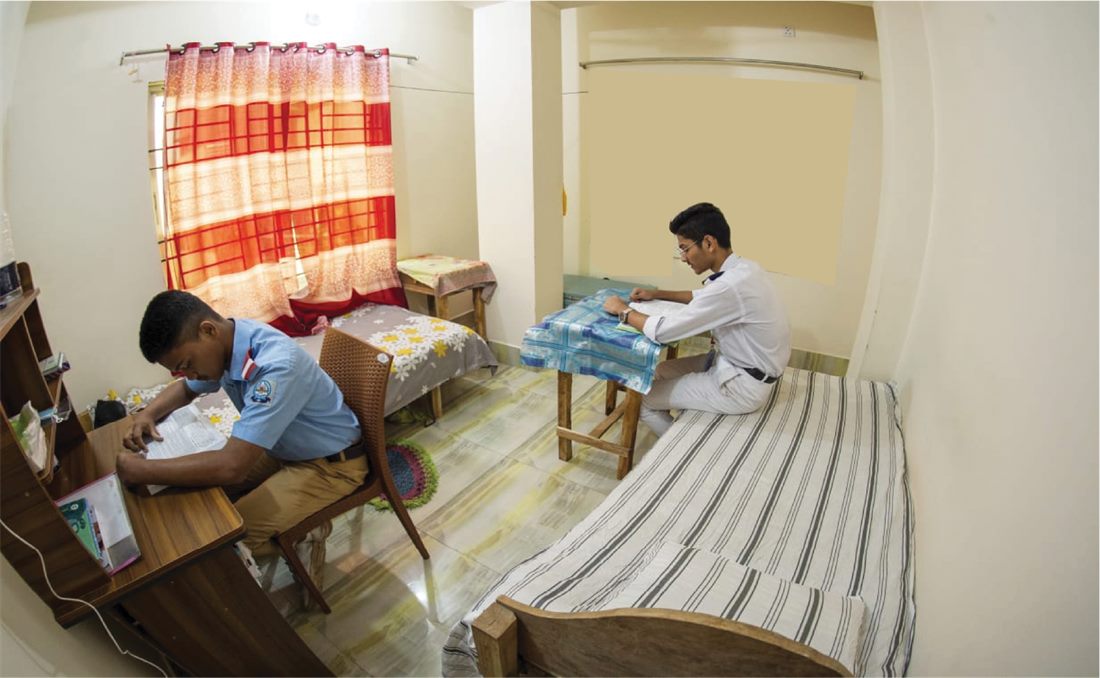 2 seat student room at Green Heaven Super Hostel